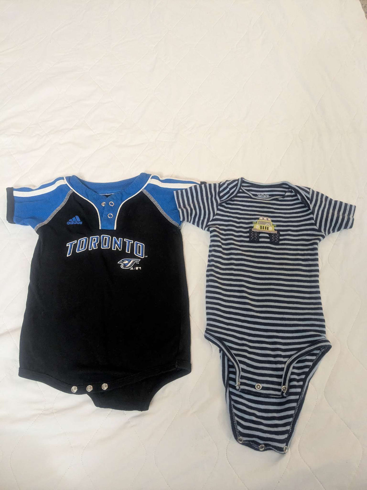 Bundle of 2 t-shirt onesies, toronto blue jays and tractor stiped onesie, Kids 18 Month (12-18M)