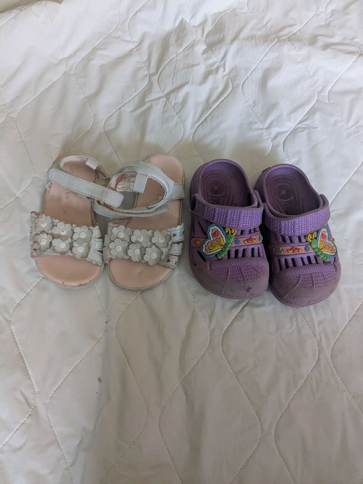Bundle of size 5 girls shoes, white sandals and purple crocs, Shoes 5 (Walkers:12-24 mth)