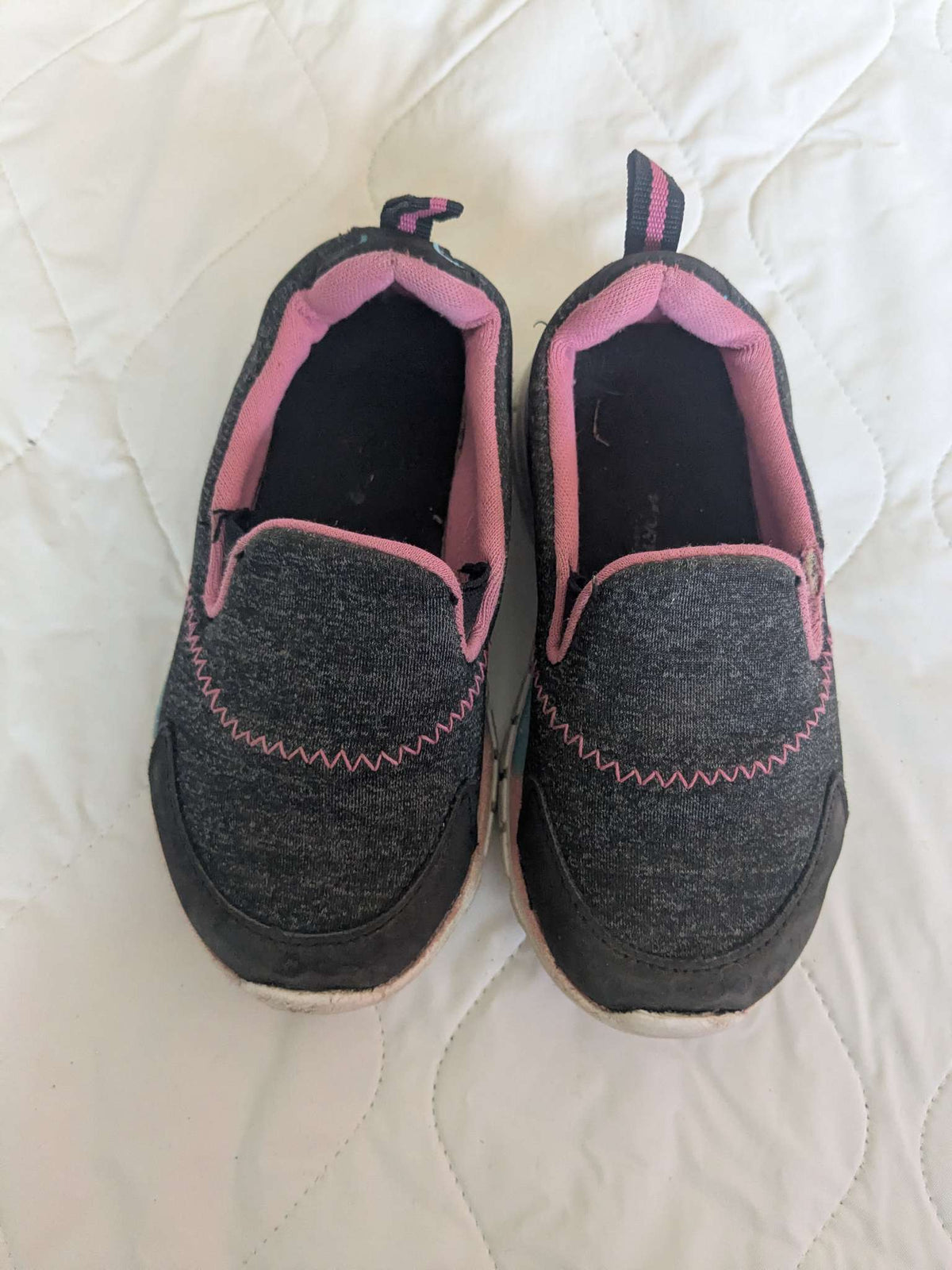 Cute size 7 slip on shoes for little girl, Shoes 7 (Walkers:12-24 mth)