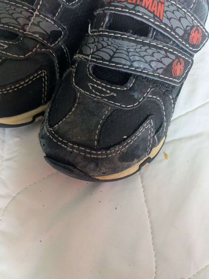 Pair of spiderman runners, size 6.5, Shoes 6.5 (Walkers:12-24 mth)
