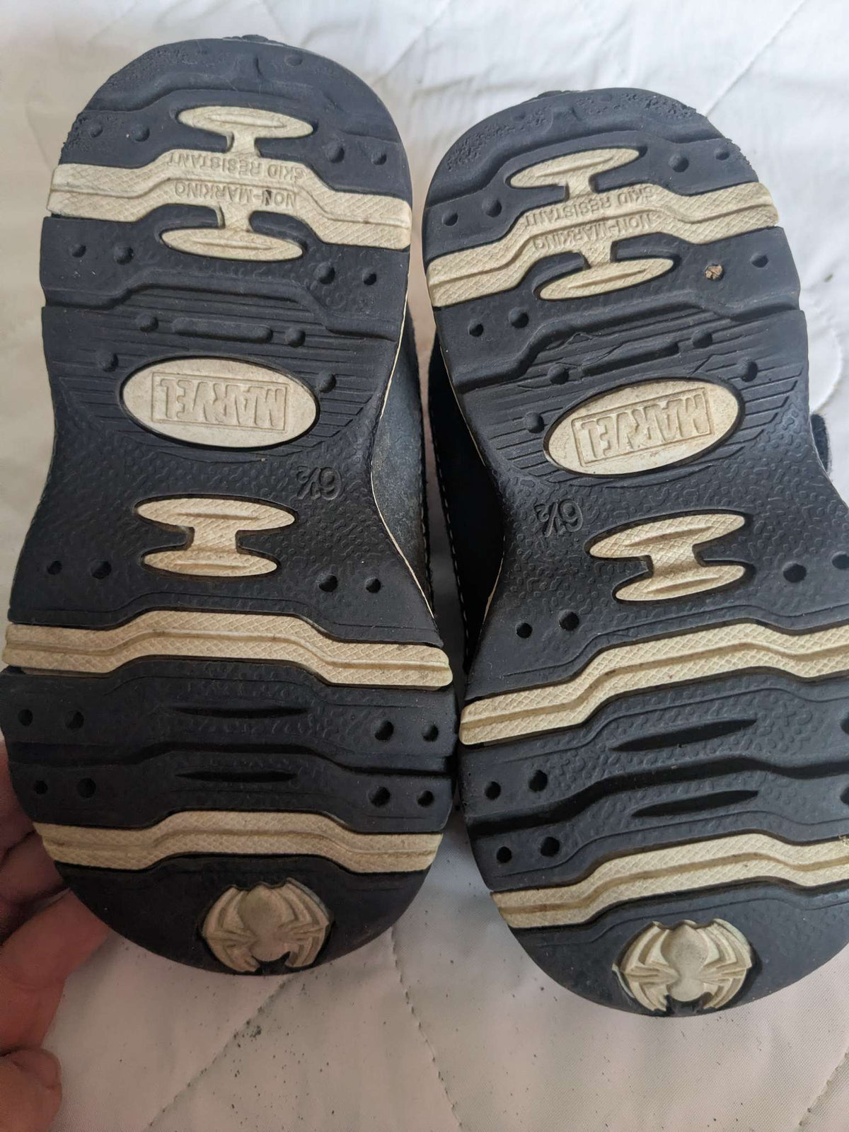 Pair of spiderman runners, size 6.5, Shoes 6.5 (Walkers:12-24 mth)