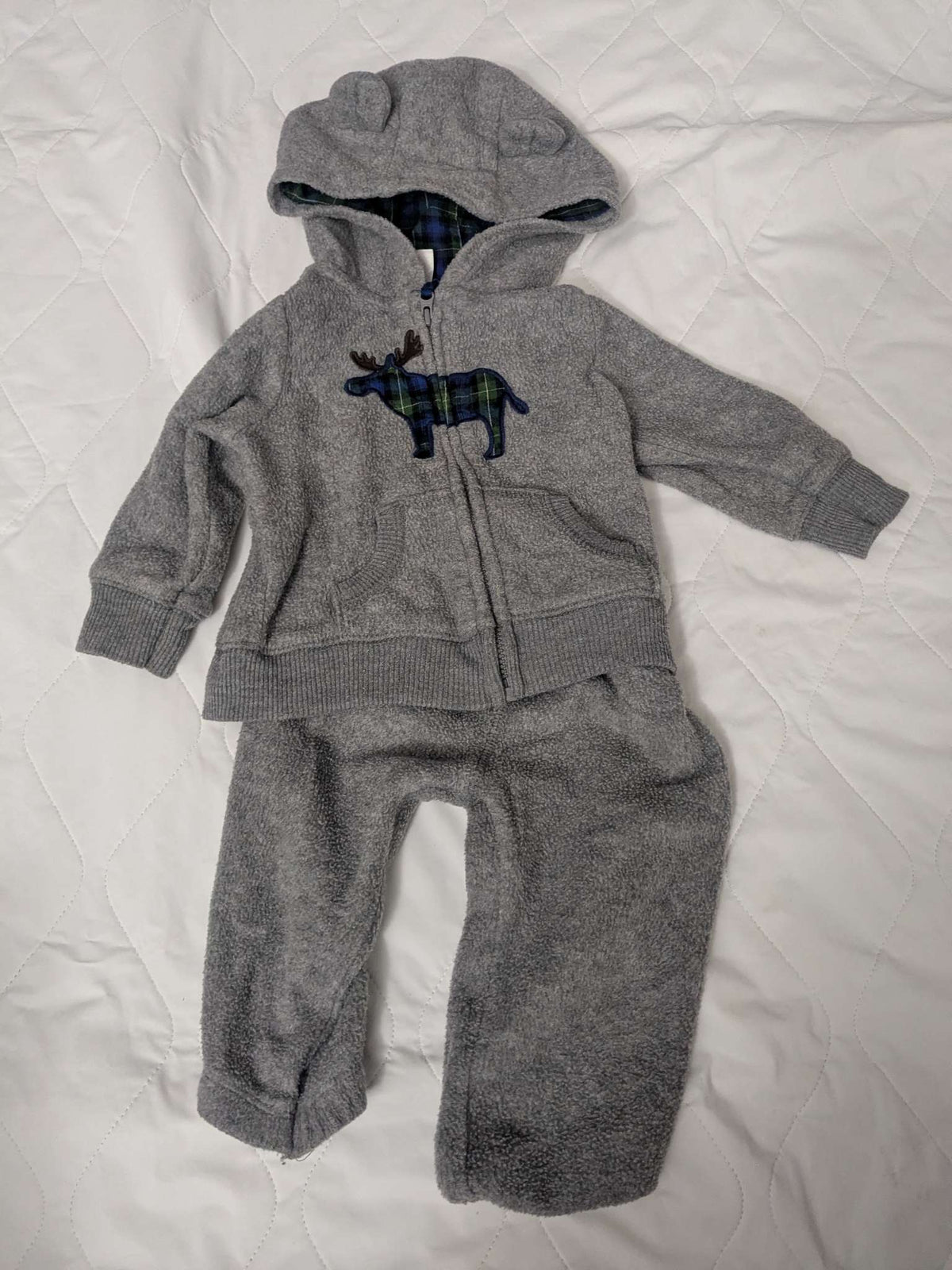 Carter's gray fleece jogging suit, Kids 6 Month (3-6M)