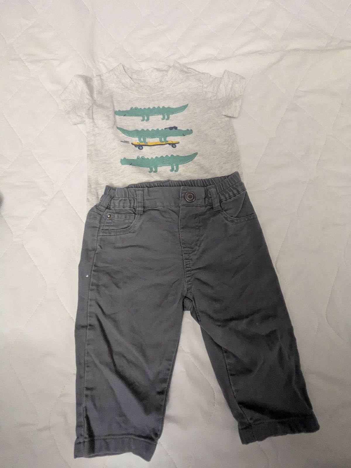Pants and t-shirt with crocodiles bundle, Kids 6 Month (3-6M)