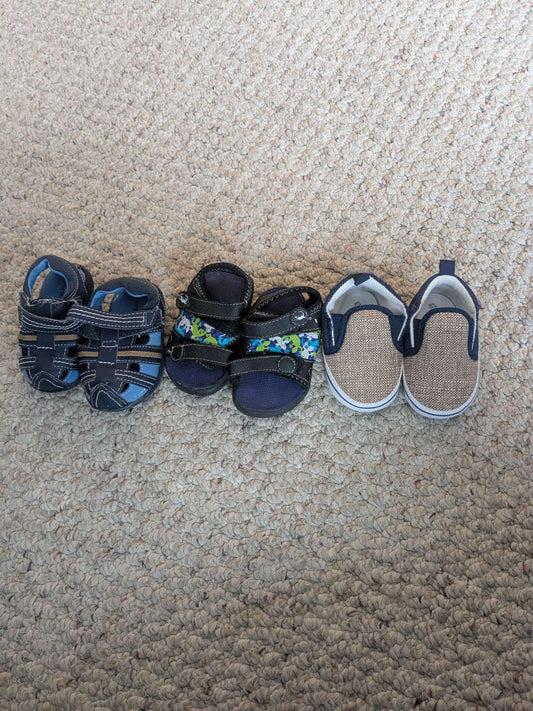 Little boy shoes bundle - Sandles (size 3), keens (size 3), soft shoes (size 2), Shoes 2 (Baby: 0-12 mth)