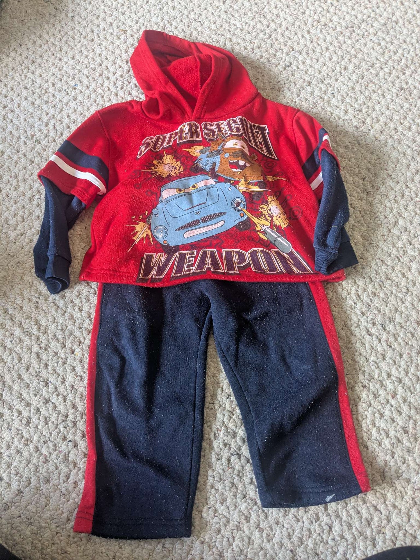 Disney cars 2 piece sweat suit set, size 3T, Kids 3T