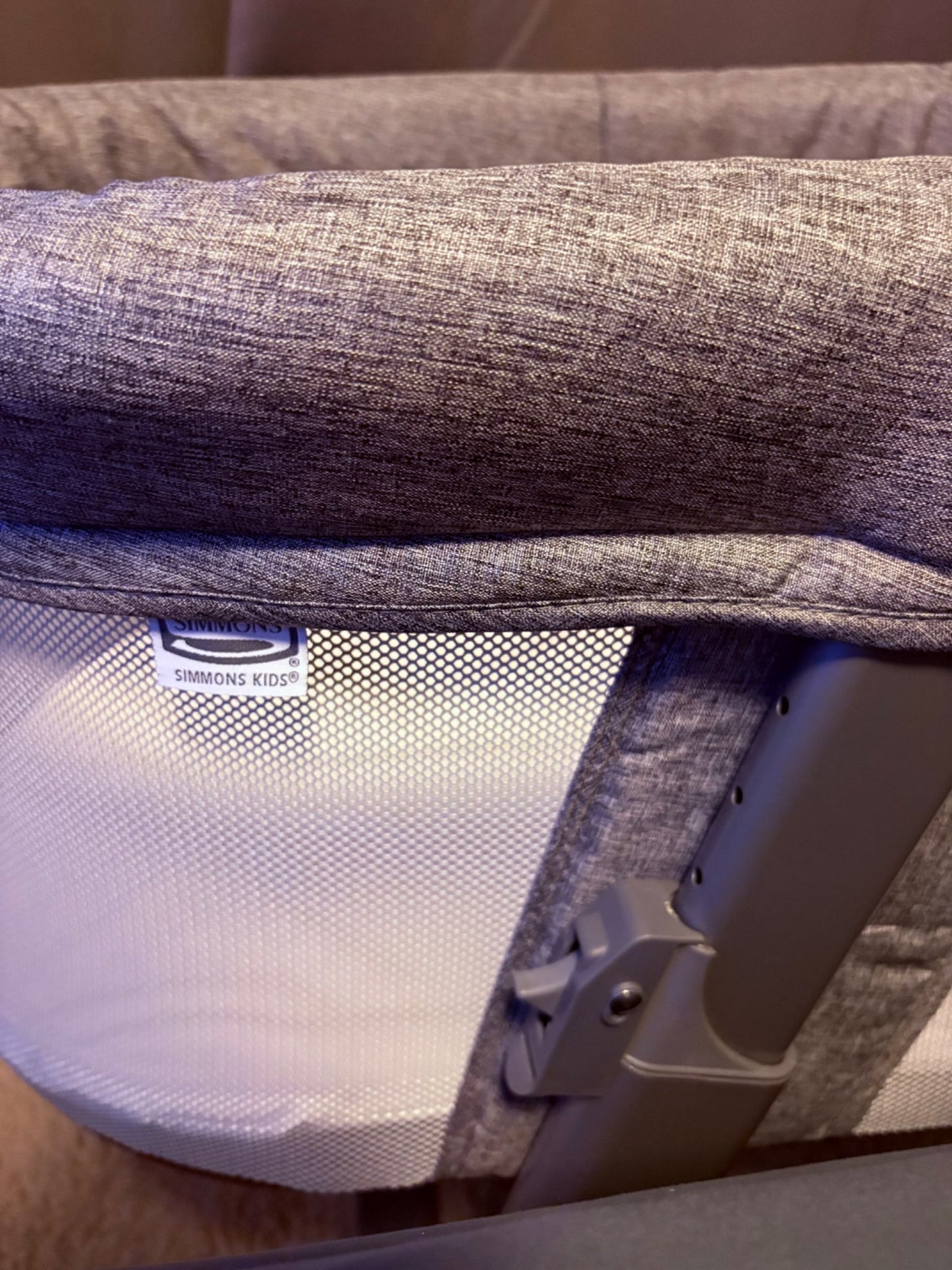 Simmons Kids Oval City Sleeper Bedside Bassinet