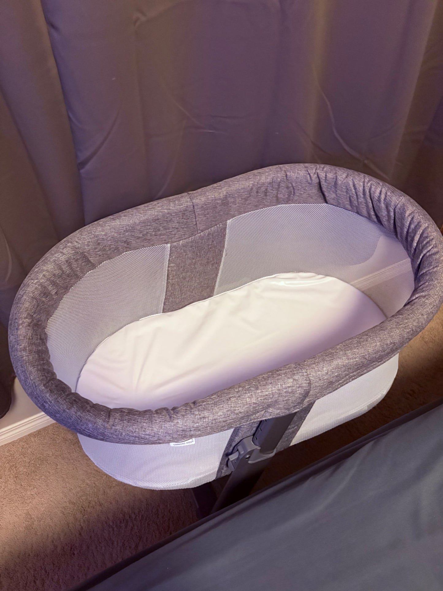 Simmons Kids Oval City Sleeper Bedside Bassinet