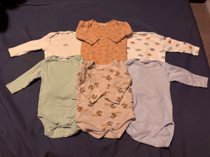 Long sleeve onesies (size 6-9 months) , Kids 9 Month (6-9M)