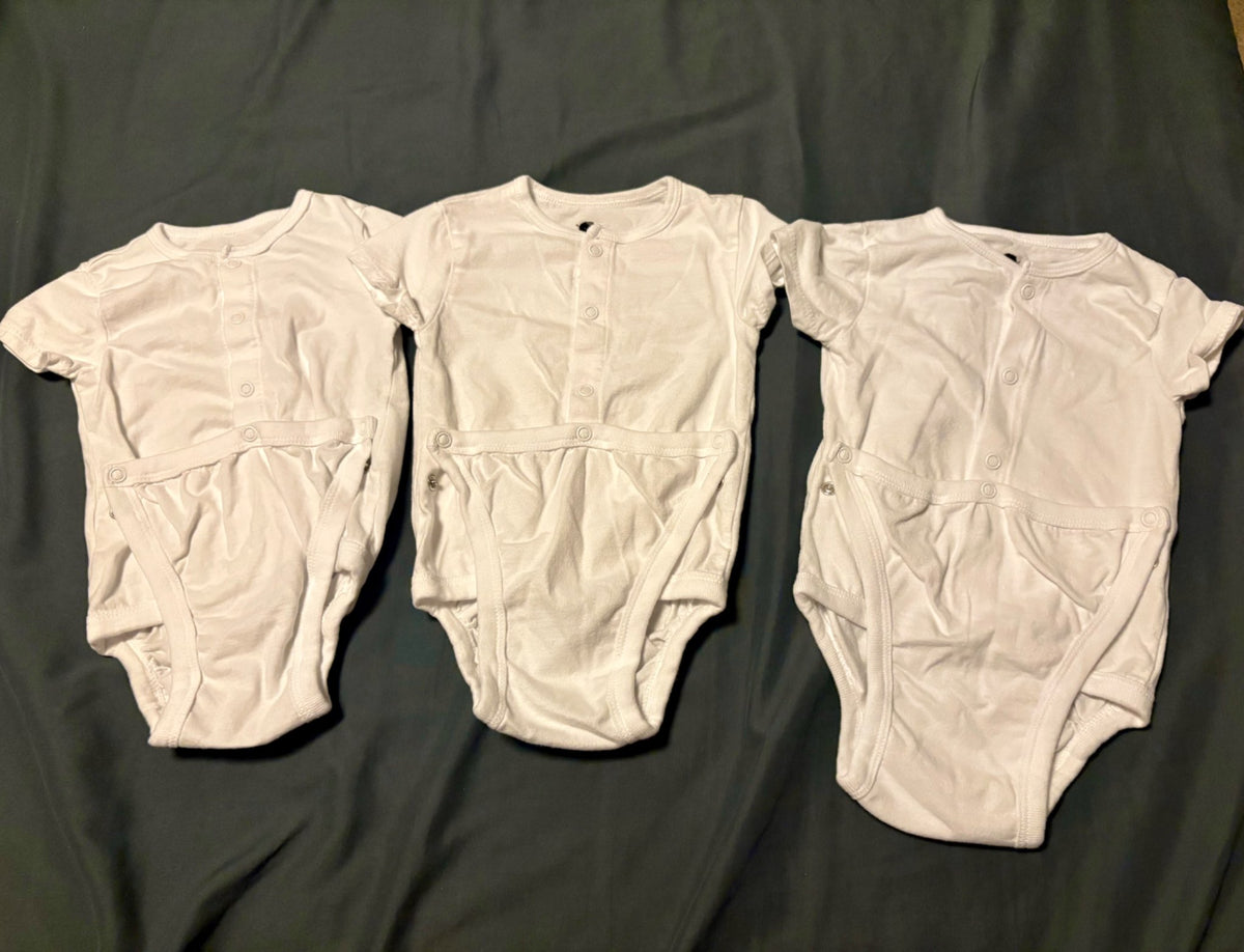 Baby crossover bodysuit with snaps (6-9 months) , Kids 9 Month (6-9M)