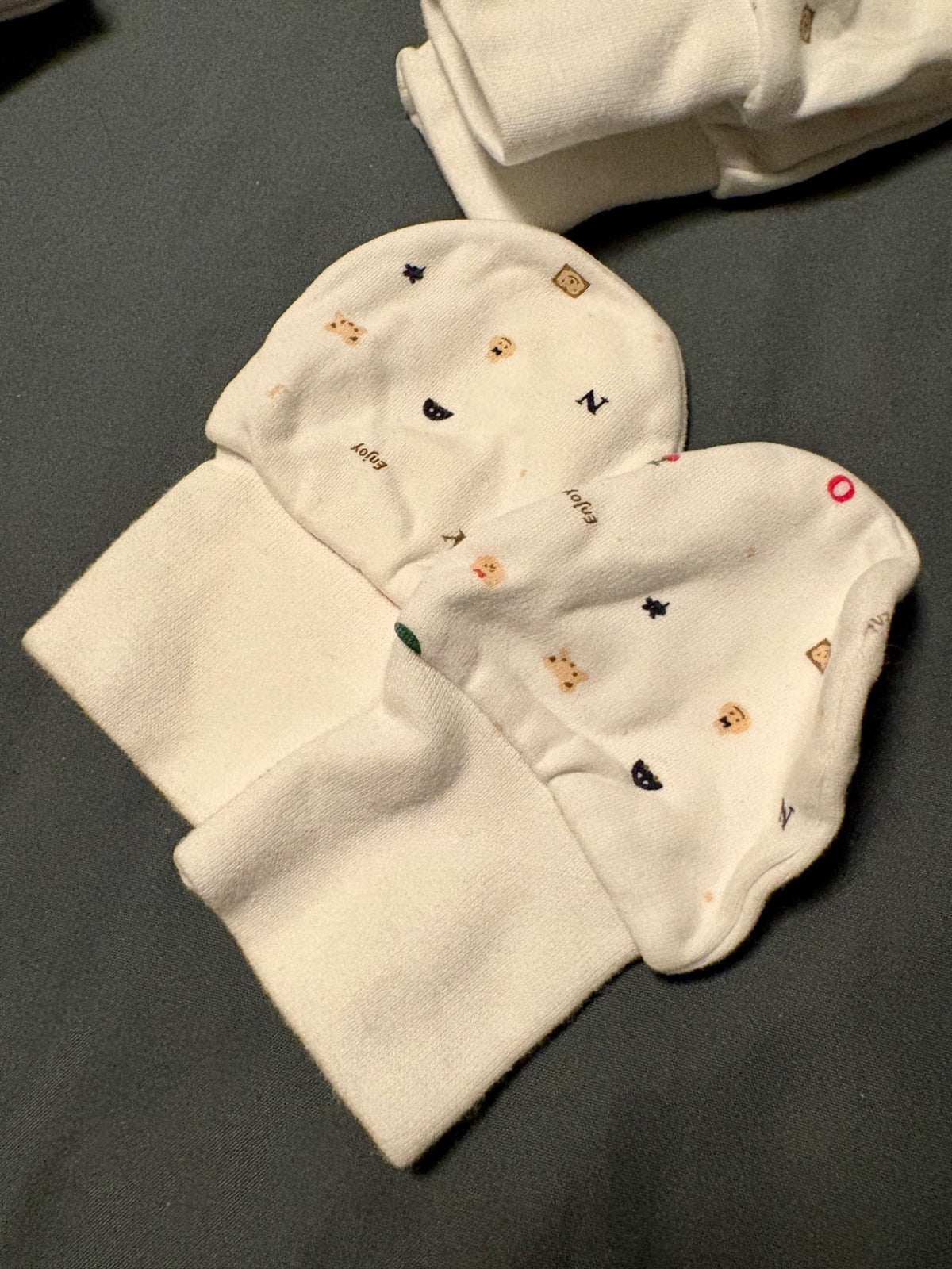 6 pairs of baby mittens (6-12 months old) , Kids 9 Month (6-9M)