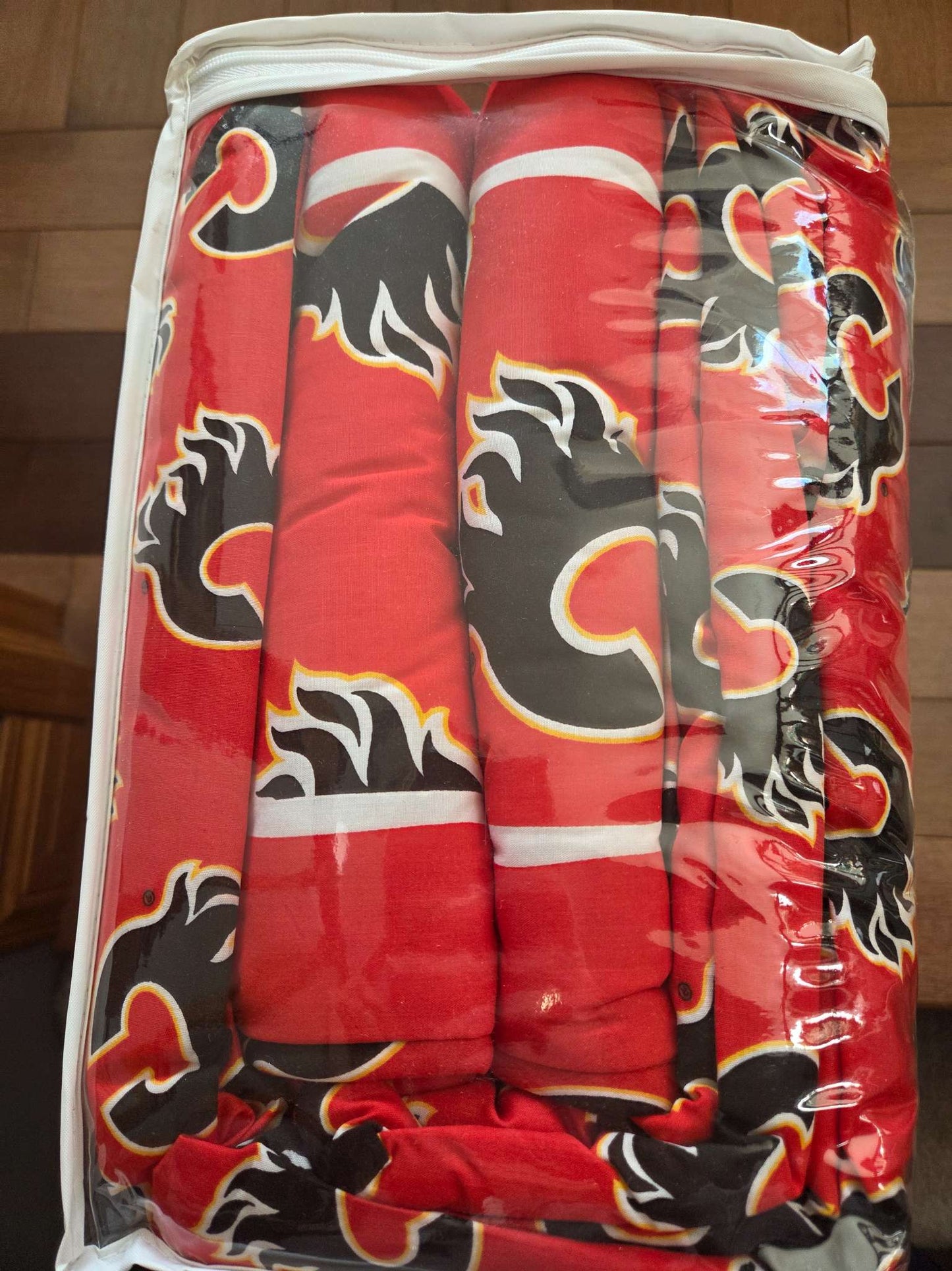 Calgary Flames crib bedding set- 3 piece