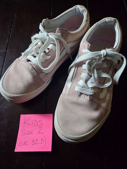 Vans suede lace up shoes- size 2, Shoes 2 (Kids:4-8yr)