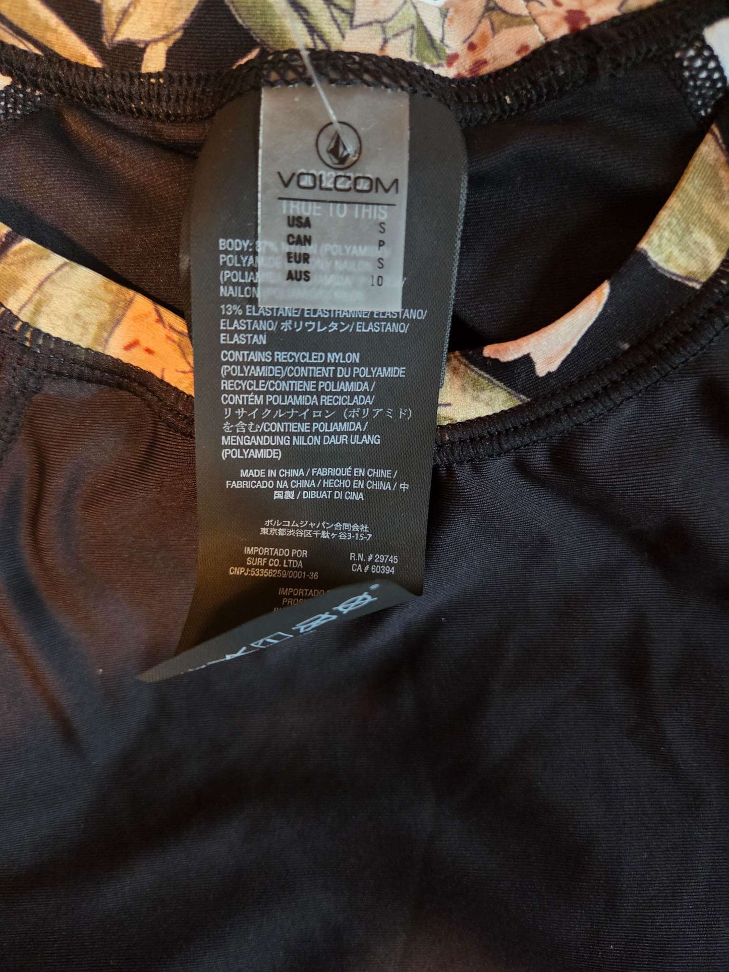 Volcom rashguard/swimshirt, Kids 6/6X