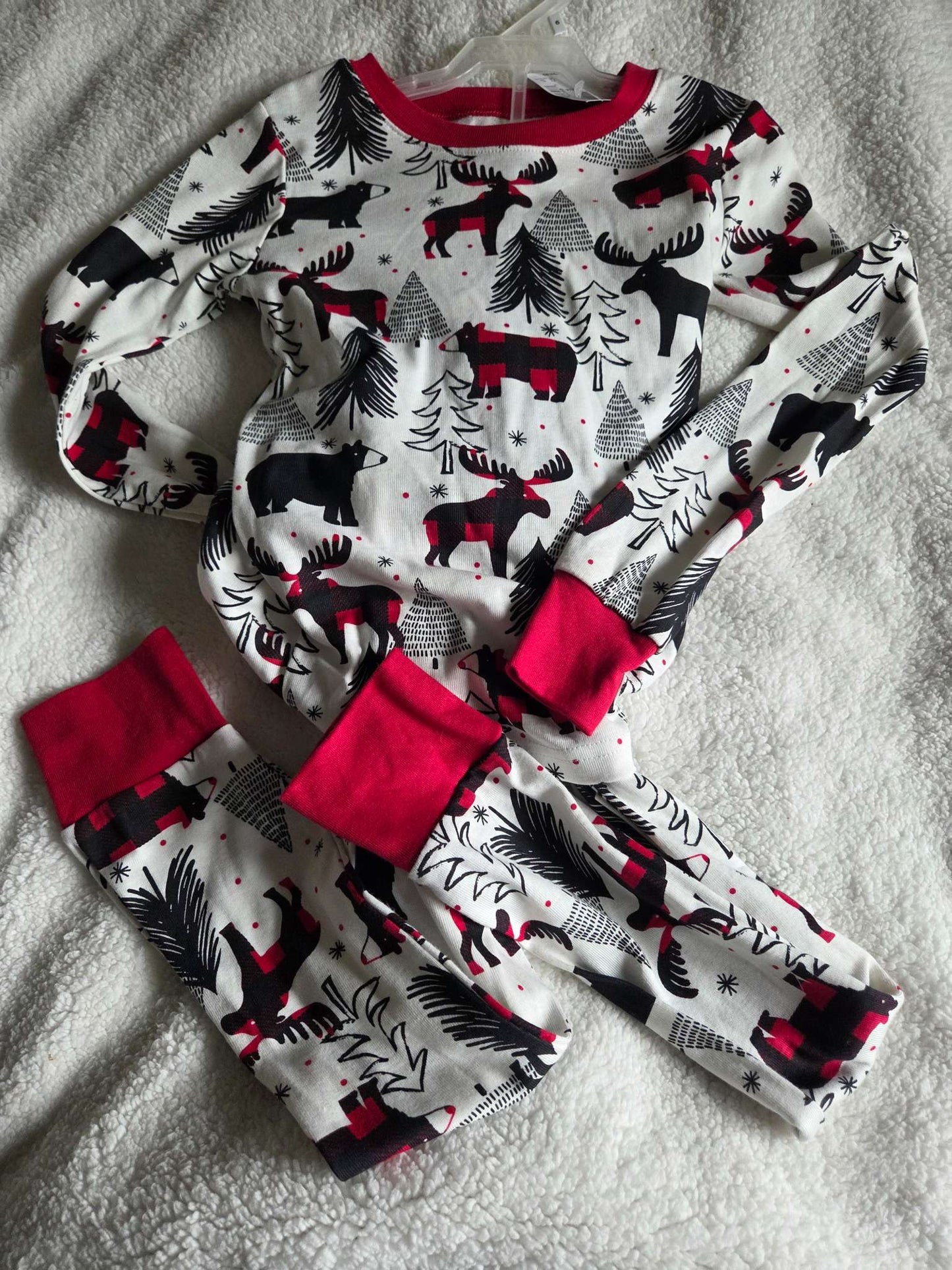 Children's Place 2 pc pajamas- size 6, Kids 6/6X