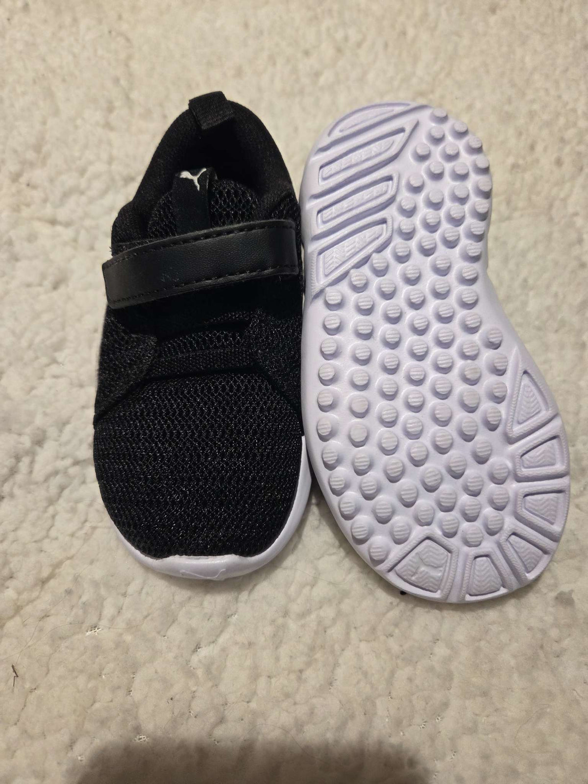 Puma running shoes/sneakers- size 4, Shoes 4 (Baby: 0-12 mth)