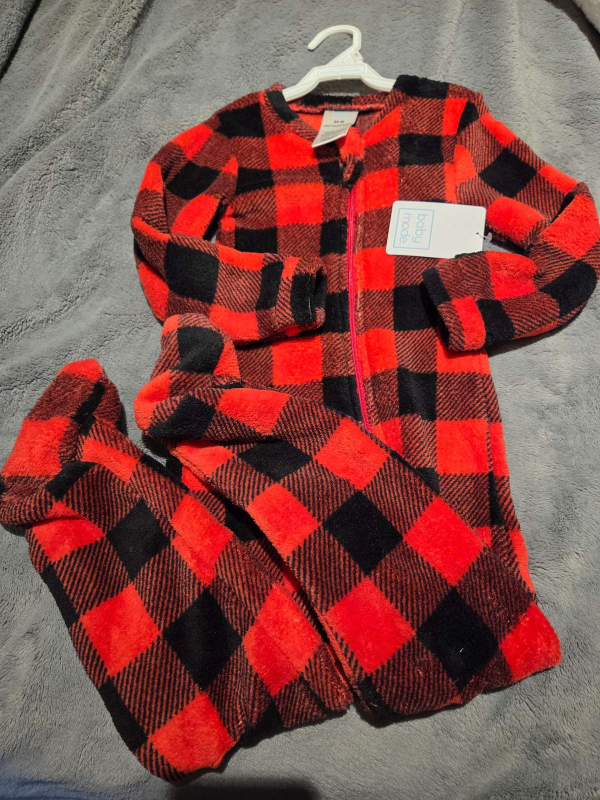 Baby Mode Plaid fleecy pajamas- size 24 months, Kids 24 Month (18-24M)