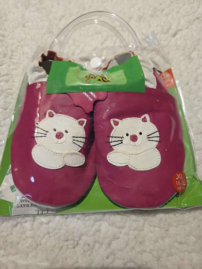Tickle Toes leather soft sole shoes- size 18-24 months, Shoes 7 (Walkers:12-24 mth)