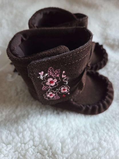 Infant moccasin booties- size 2, Shoes 2 (Baby: 0-12 mth)