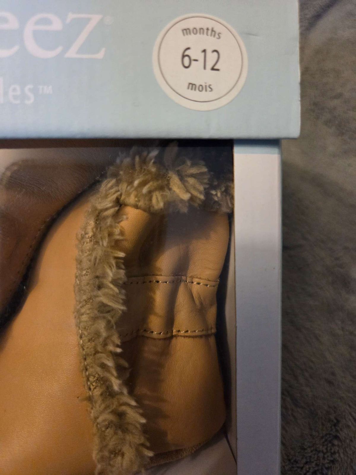 Robeez classic bootie- Taupe- Size 6-12 months, Shoes 4 (Baby: 0-12 mth)