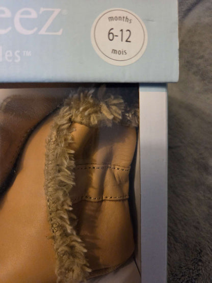 Robeez classic bootie- Taupe- Size 6-12 months, Shoes 4 (Baby: 0-12 mth)