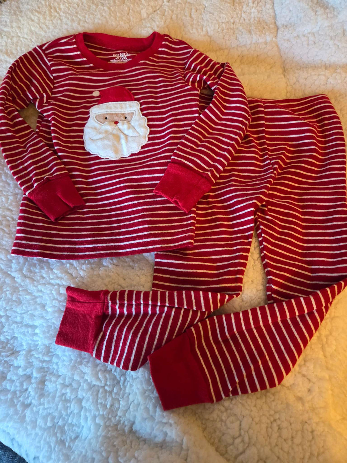 Carter's 2 piece festive pajama set- size 2, Kids 2T