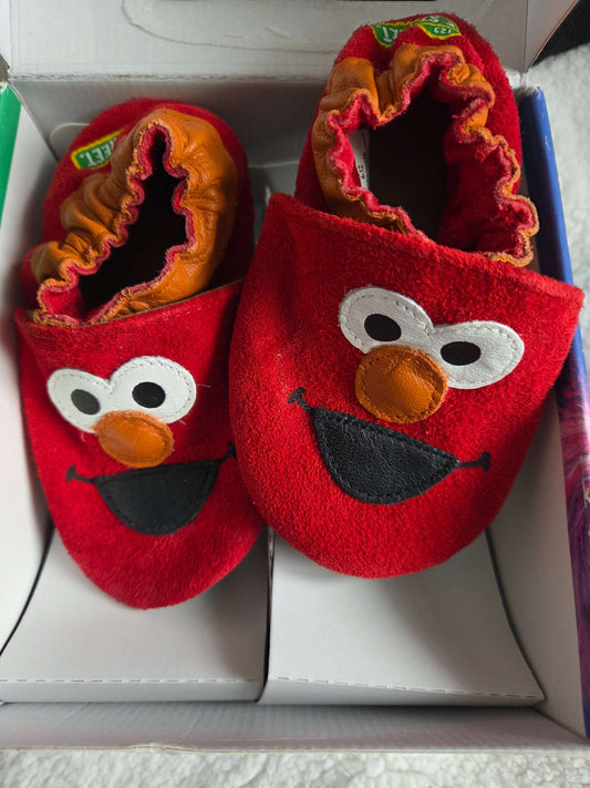 Robeez Sesame Street Elmo soft sole shoes- size 3-6 months, Shoes 3 (Baby: 0-12 mth)