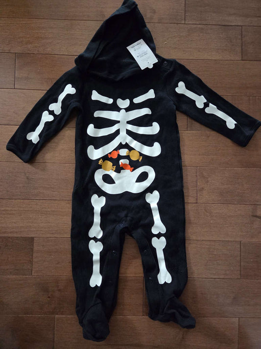 2 piece Halloween theme sleeper set- size 9 months, Kids 9 Month (6-9M)