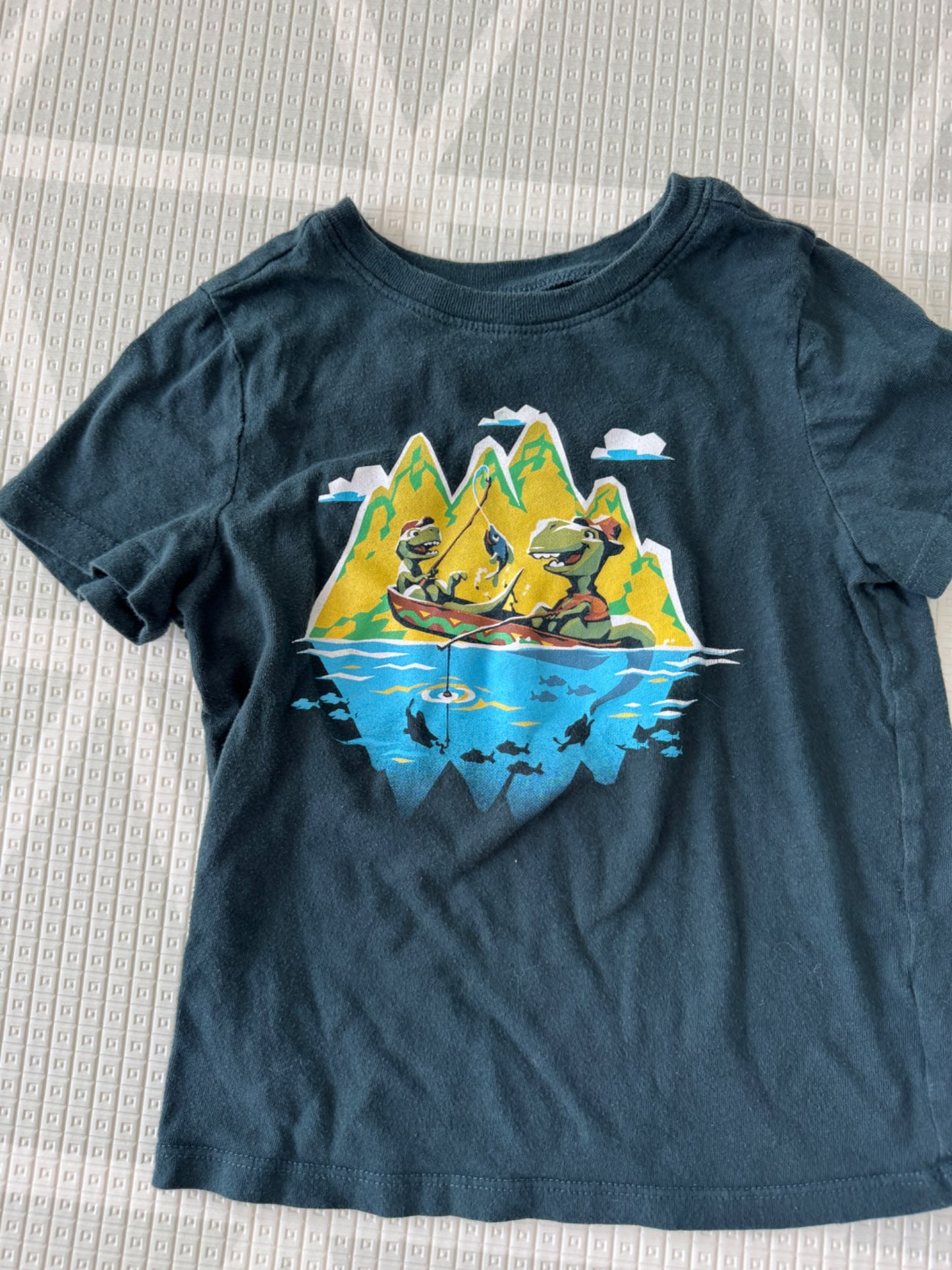 Old Navy Dinosaur Fishing Graphic T-Shirt – 4T, Kids 4/4T