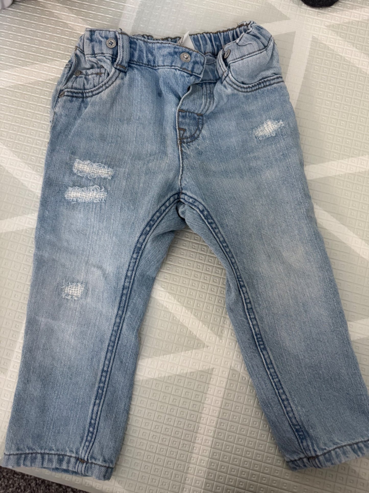 H&M Light Wash Distressed Jeans 12–18M (86 cm), Kids 18 Month (12-18M)