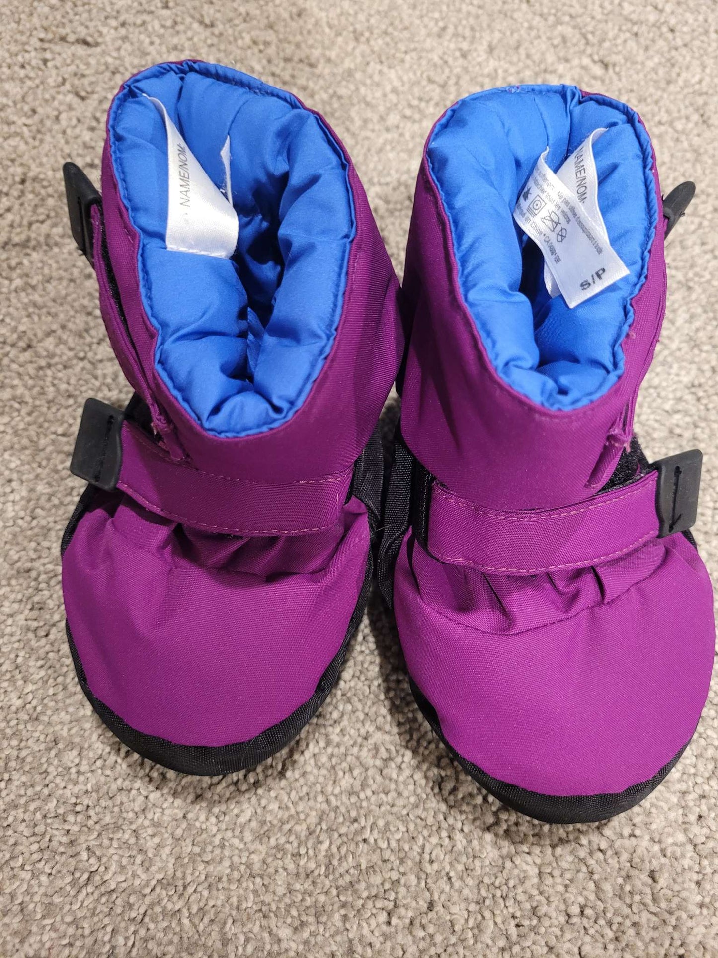 Mec toaster boots  size small, Shoes 3.5 (Baby: 0-12 mth)