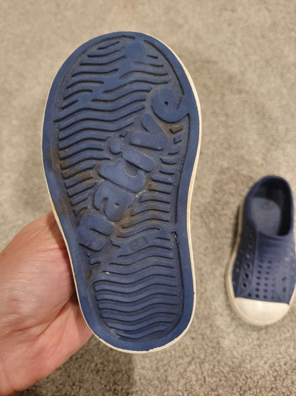 Native shoes size c5, Shoes 5 (Walkers:12-24 mth)
