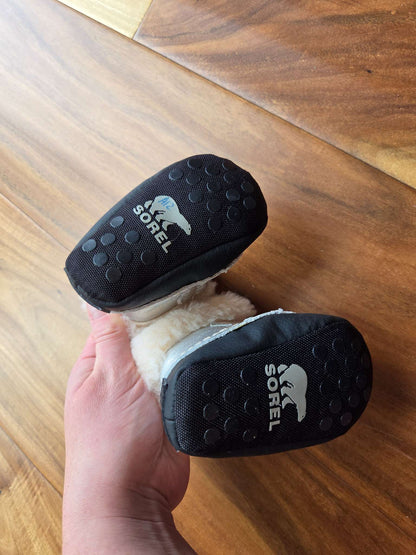 Sorel Silver Metallic and Black Winter Baby Boots, Infant Size 2, Shoes 2 (Baby: 0-12 mth)