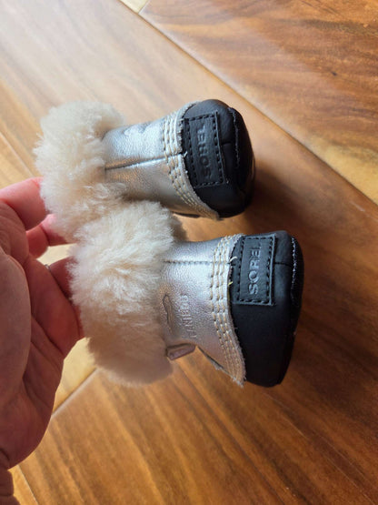 Sorel Silver Metallic and Black Winter Baby Boots, Infant Size 2, Shoes 2 (Baby: 0-12 mth)