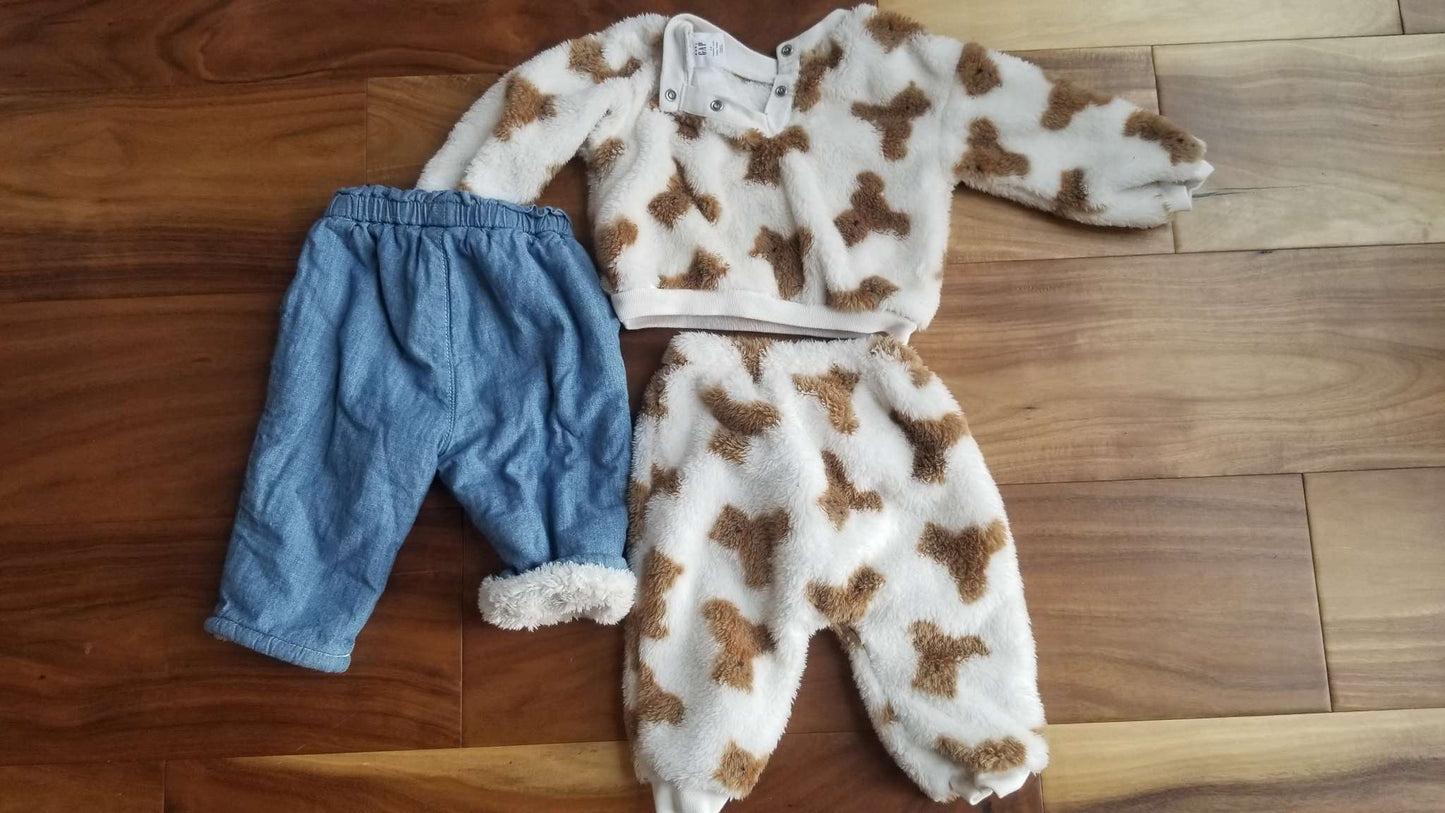Baby Gap Bundle, Sweater and Pants Set and Pants, 3-6M, Kids 6 Month (3-6M)