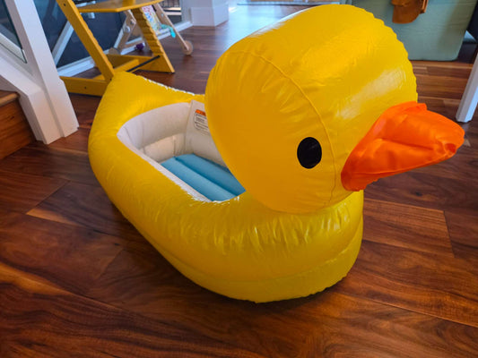 Munchkin Inflatable Duck Baby Bath Tub