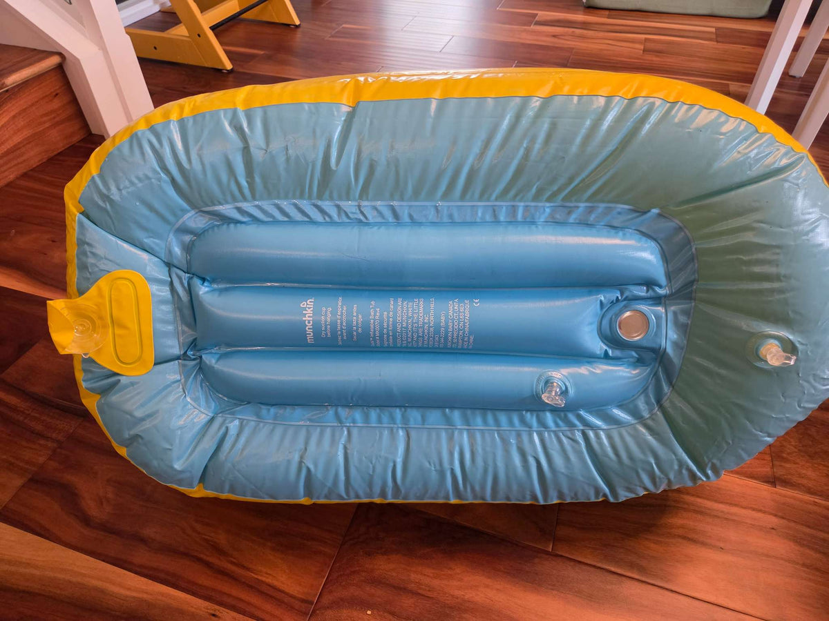 Munchkin Inflatable Duck Baby Bath Tub
