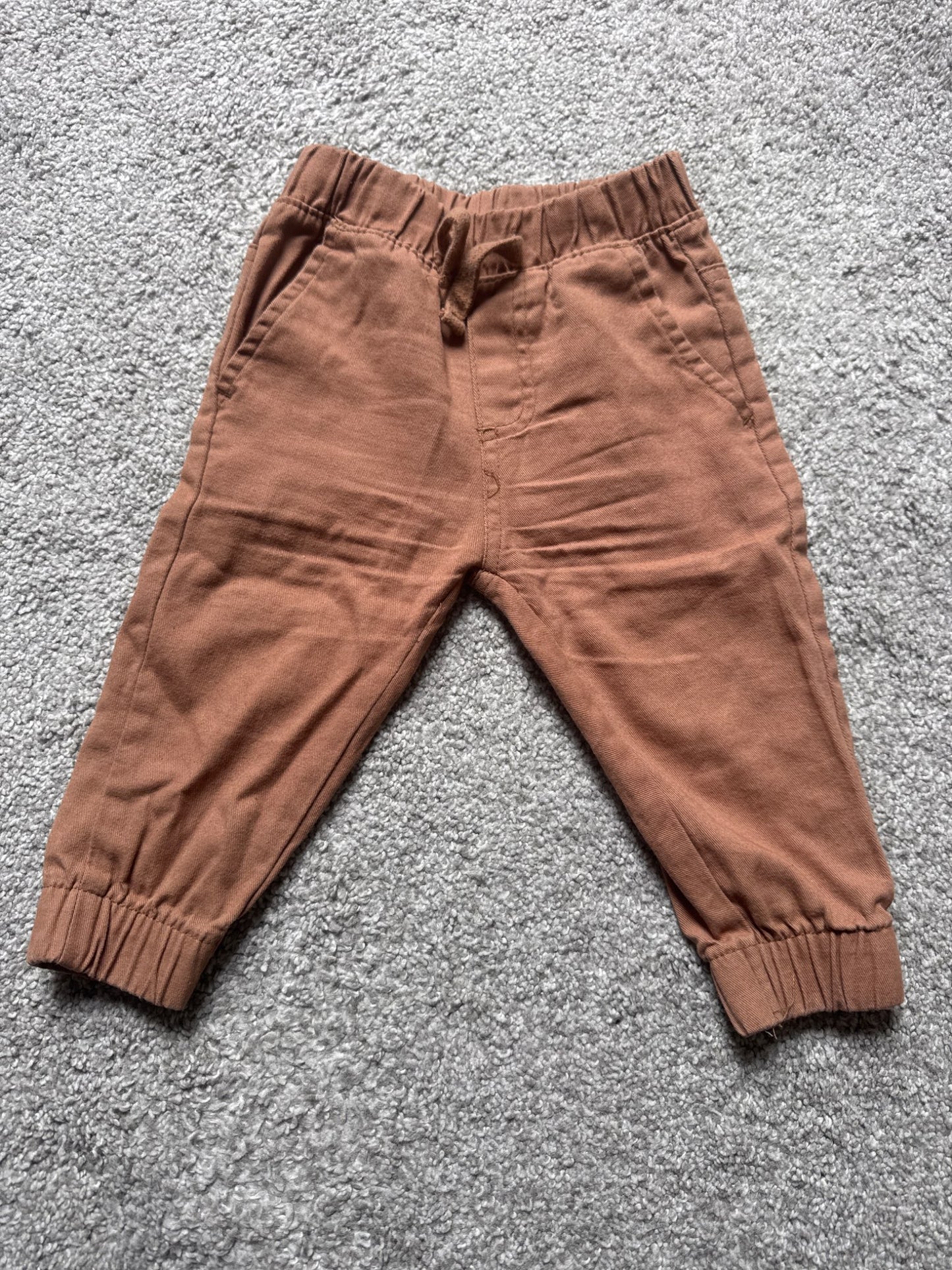 Button up shirt and pants (12m)