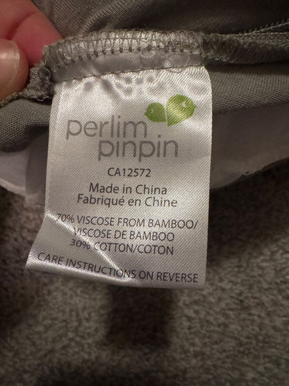 Perlimpinpin breastfeeding pillow
