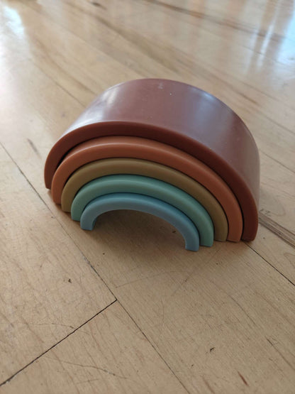 Stacking silicone rainbow - small