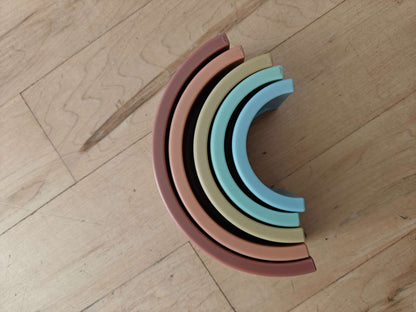 Stacking silicone rainbow - small