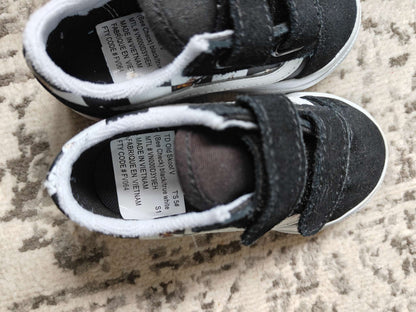 BNWT Vans , Shoes 5 (Walkers:12-24 mth)