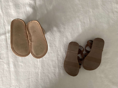 Baby Gap and Old Navy Toddler Girl Sandals (Bundle of 2 pairs) 18-24 months, Shoes 7 (Walkers:12-24 mth)