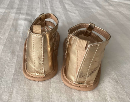Baby Gap and Old Navy Toddler Girl Sandals (Bundle of 2 pairs) 18-24 months, Shoes 7 (Walkers:12-24 mth)