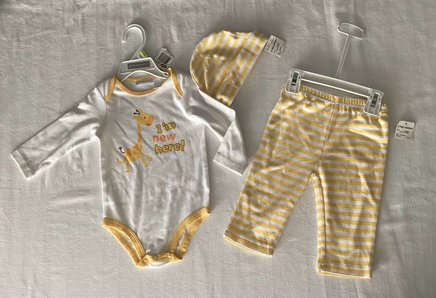 NWT 3PCS Set Onesie, Pants, Hat 3-6 months, Kids 6 Month (3-6M)