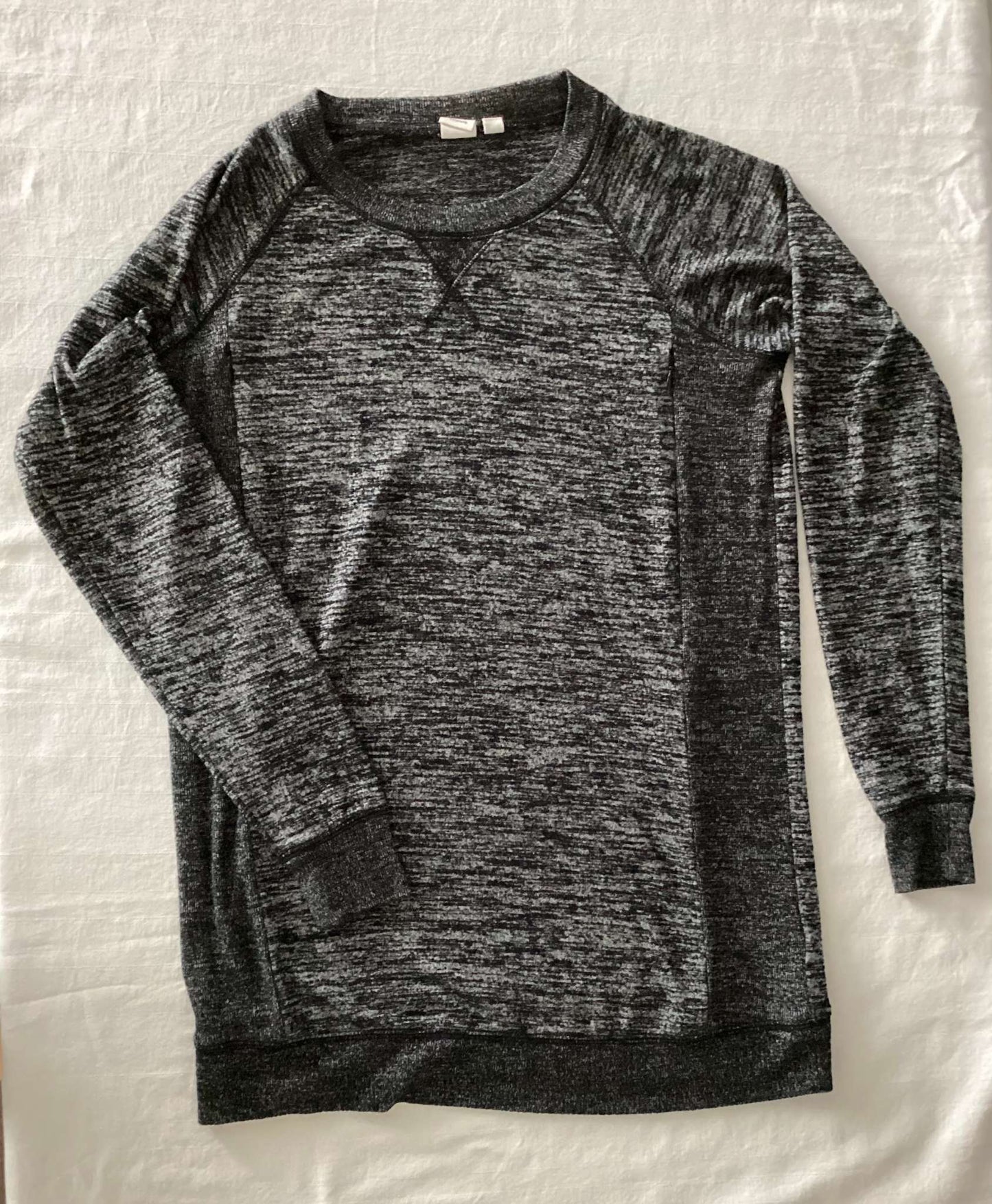 Gap Maternity/Nursing Top, Maternity S (4-6)