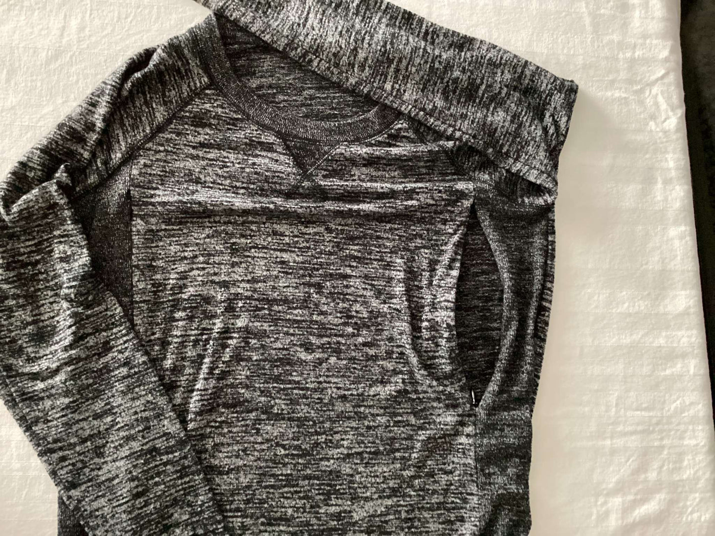 Gap Maternity/Nursing Top, Maternity S (4-6)