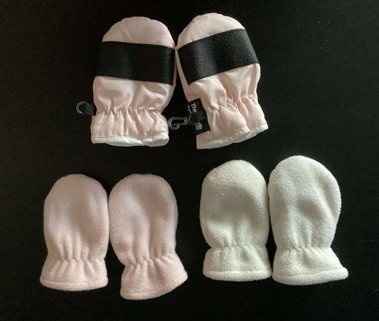 Bundle of 3 Mittens: Baby Gap Fleece White & Pink, 3M Thinsulate Mittens (0-12 months), Kids 12 Month (9-12M)