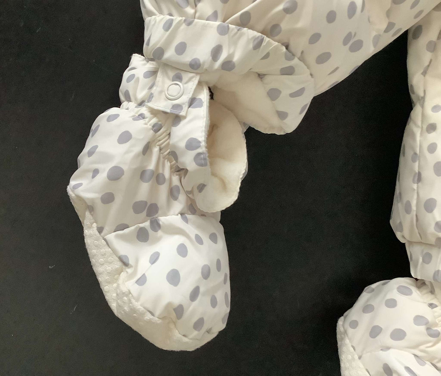 Baby Gap Girls Down Full Snowsuit with Removable Mittens and Booties 6-12 month, Kids 12 Month (9-12M)