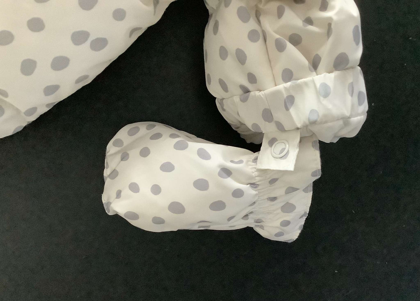 Baby Gap Girls Down Full Snowsuit with Removable Mittens and Booties 6-12 month, Kids 12 Month (9-12M)