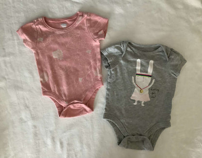 Onesies Bundle of 4 (3-6 months), Kids 6 Month (3-6M)